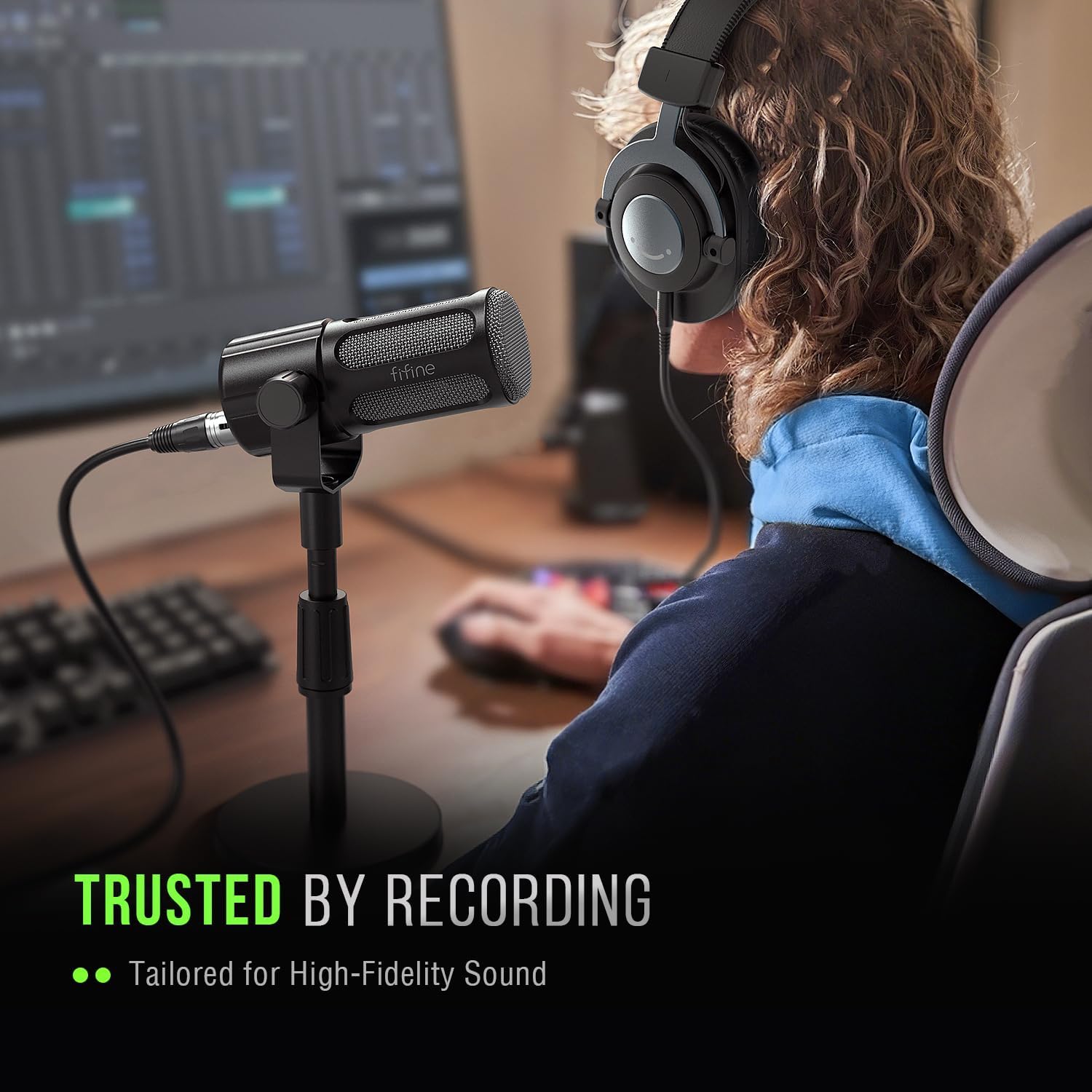 FIFINE AmpliTank Tank1 XLR Dynamic Microphone with Analog Low-cut & Mid-boost Switch, All-metal Body for Podcasting, Recording